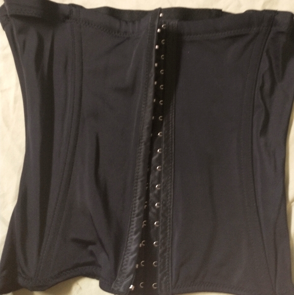 Corset - Picture 1 of 1